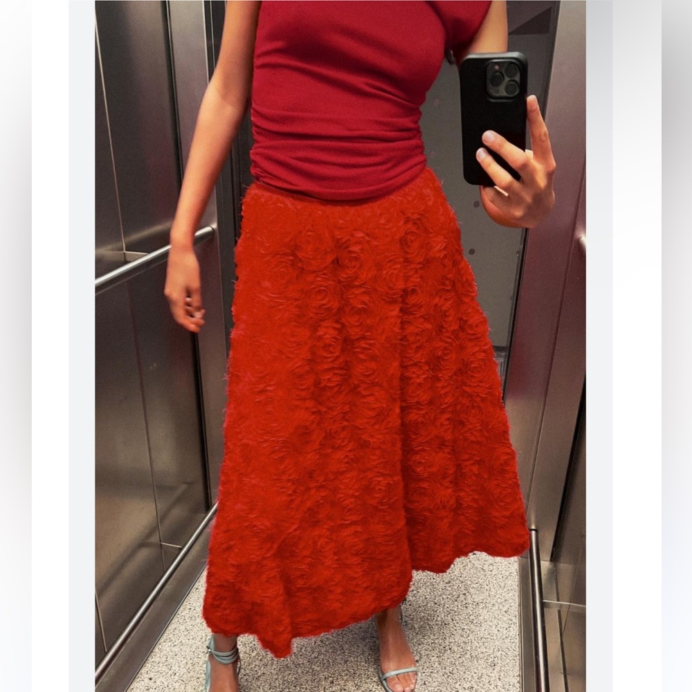 Zara long textured skirt - Picture 2 of 11